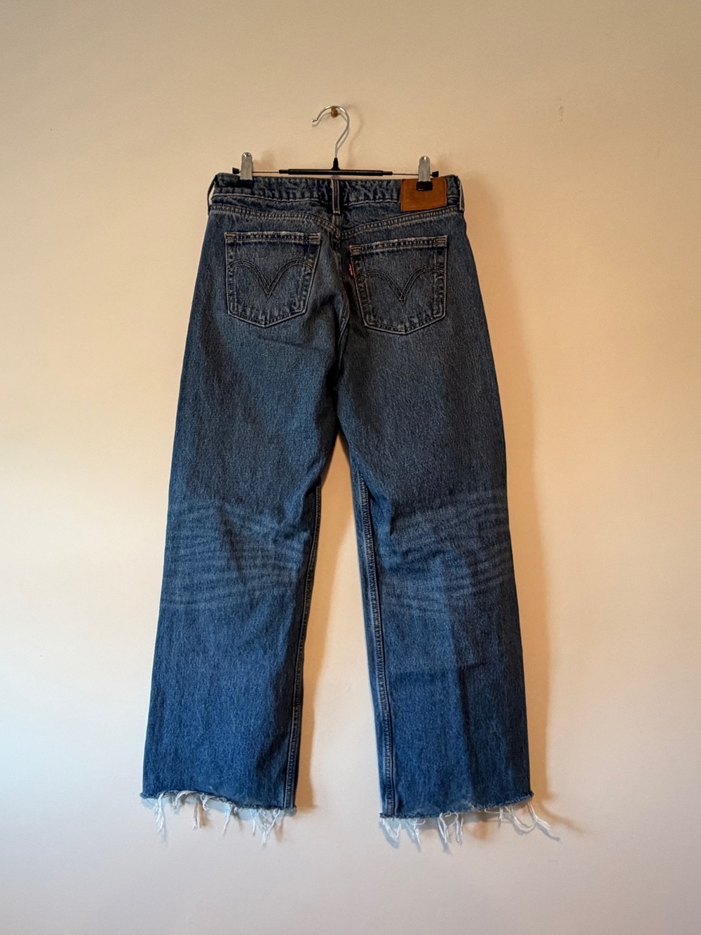 Levi’s Raw Hem Loose Low Jeans - Picture 5 of 5